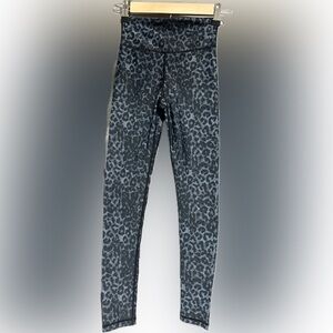Zyia Women’s Scrunchy Leggings